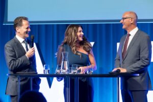 Manuela Kamper moderiert die Jubiläumsfeier 125 Jahre Hypo Tirol im Congresspark Igls
